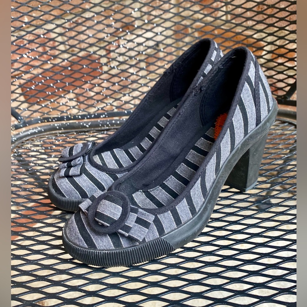 ROCKET DOG Gray & Black Stripe BOW Clip Y2K 90's Rubber Heel Pumps Shoes Size 7